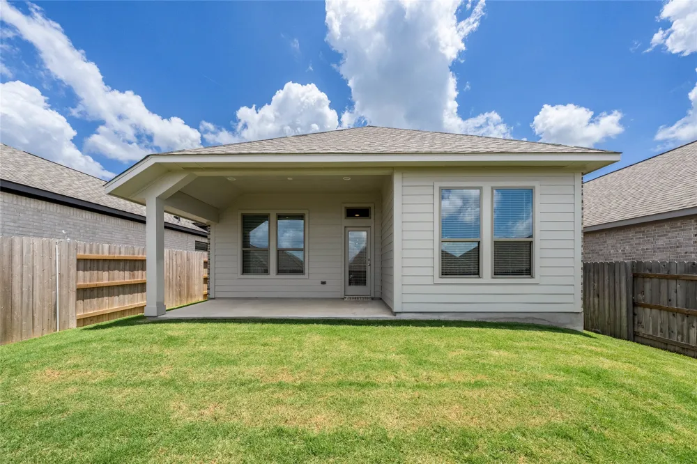 186 Blackborrow Drive Kyle, TX 78640