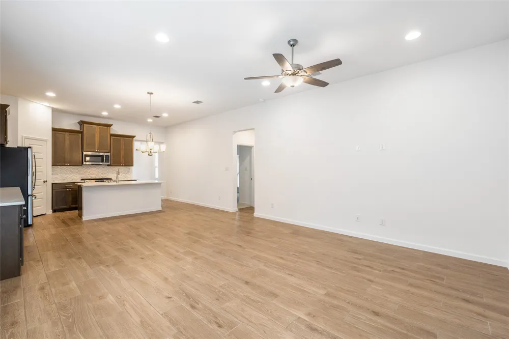 186 Blackborrow Drive Kyle, TX 78640