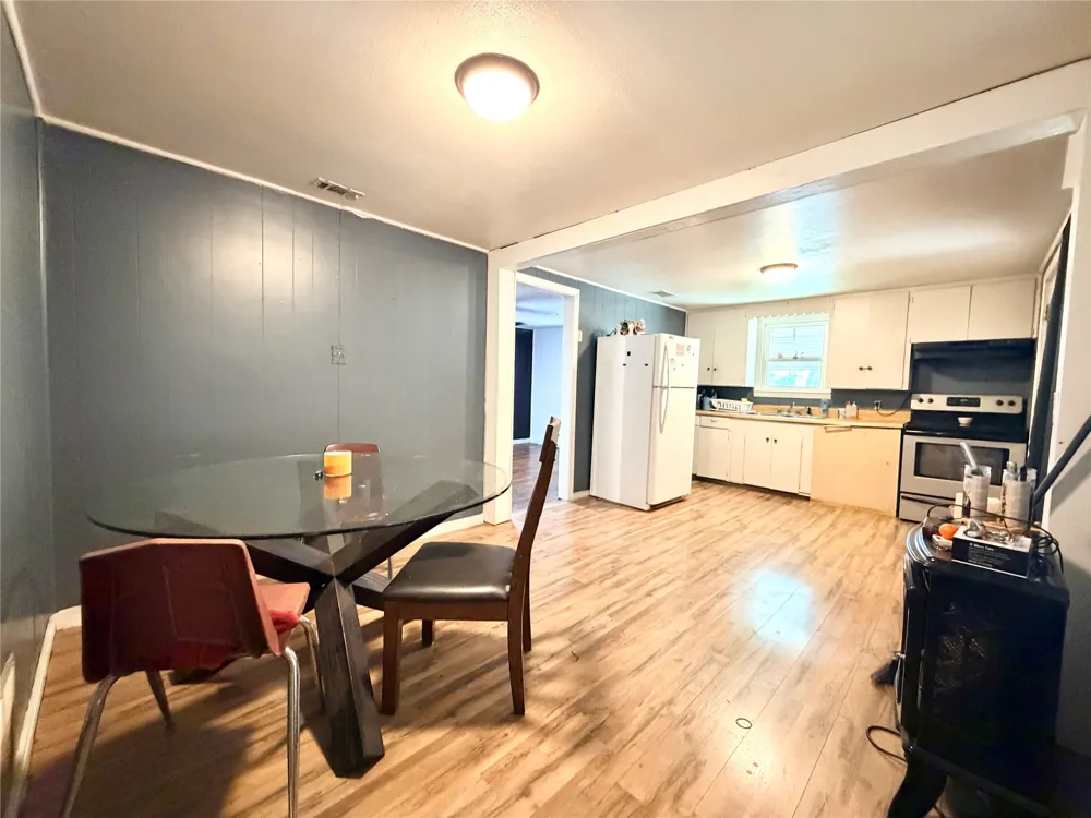 2200 W Gillis Avenue Cameron, TX 76520