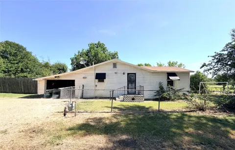 2200 W Gillis Avenue