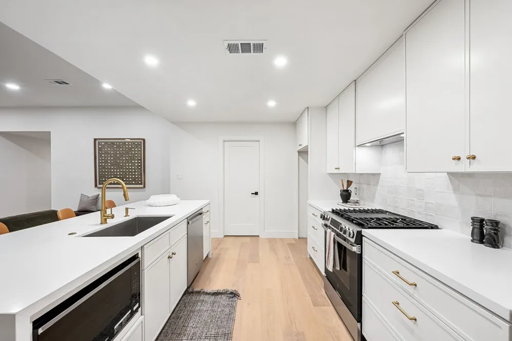6303 Cannes Circle Austin, TX 78745