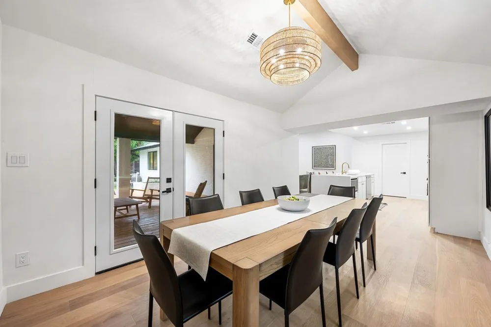 6303 Cannes Circle Austin, TX 78745