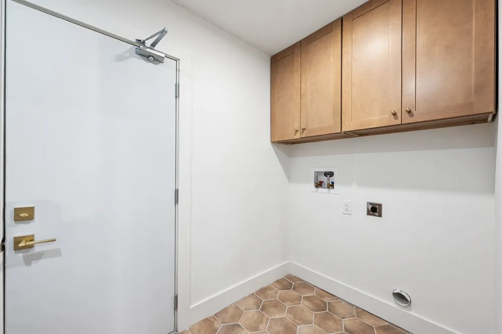 6303 Cannes Circle Austin, TX 78745