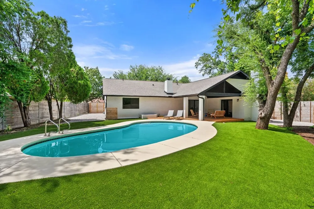 6303 Cannes Circle Austin, TX 78745
