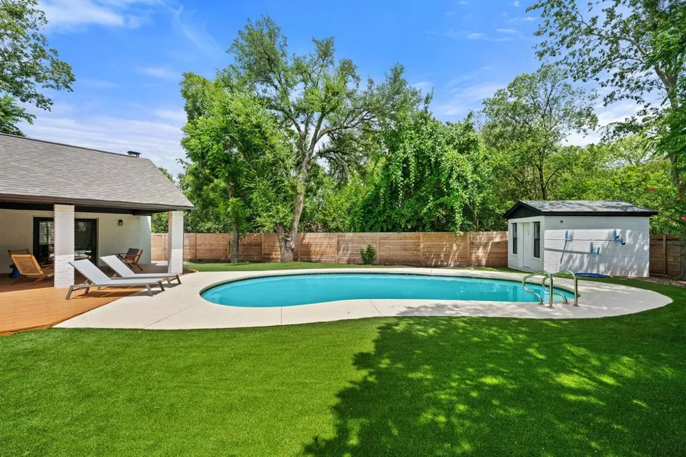 6303 Cannes Circle Austin, TX 78745