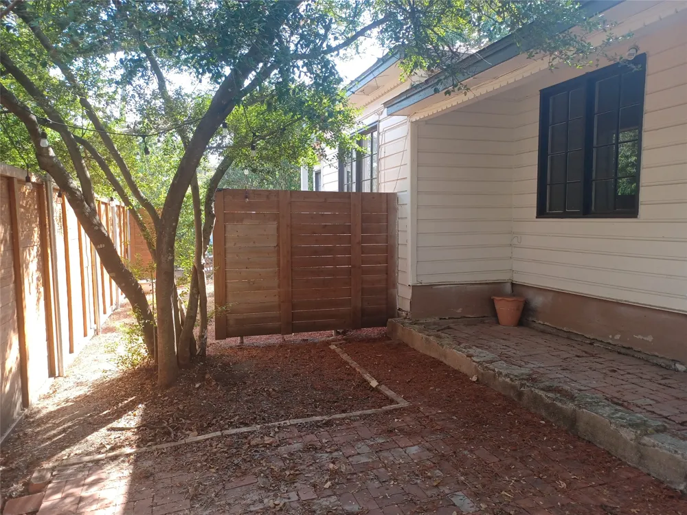 2808 Windsor Road #B Austin, TX 78703