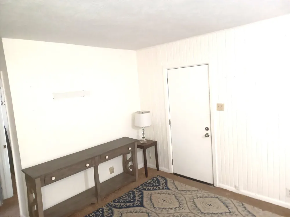 2808 Windsor Road #B Austin, TX 78703