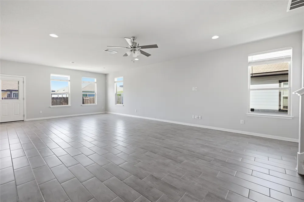 105 Quiet Man Drive Jarrell, TX 76537