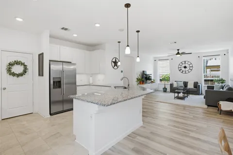 425 Conchillos Drive
