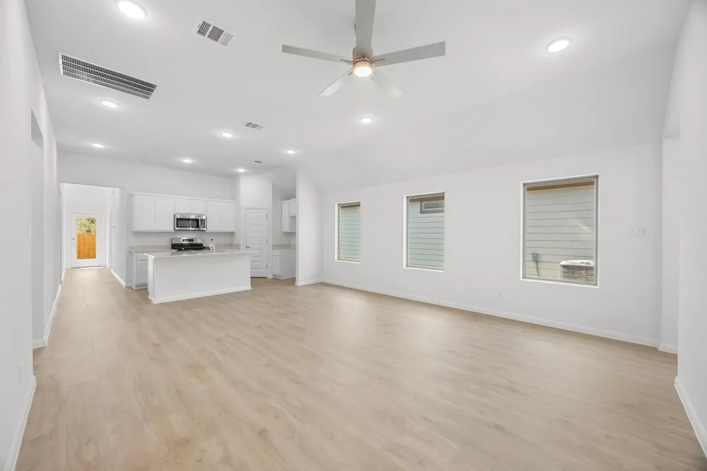 171 Hornet Street Elgin, TX 78621