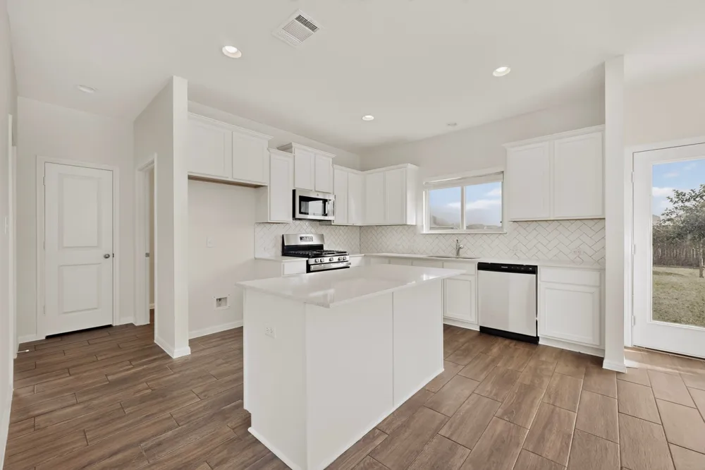 12432 Ostrich Trail Manor, TX 78653