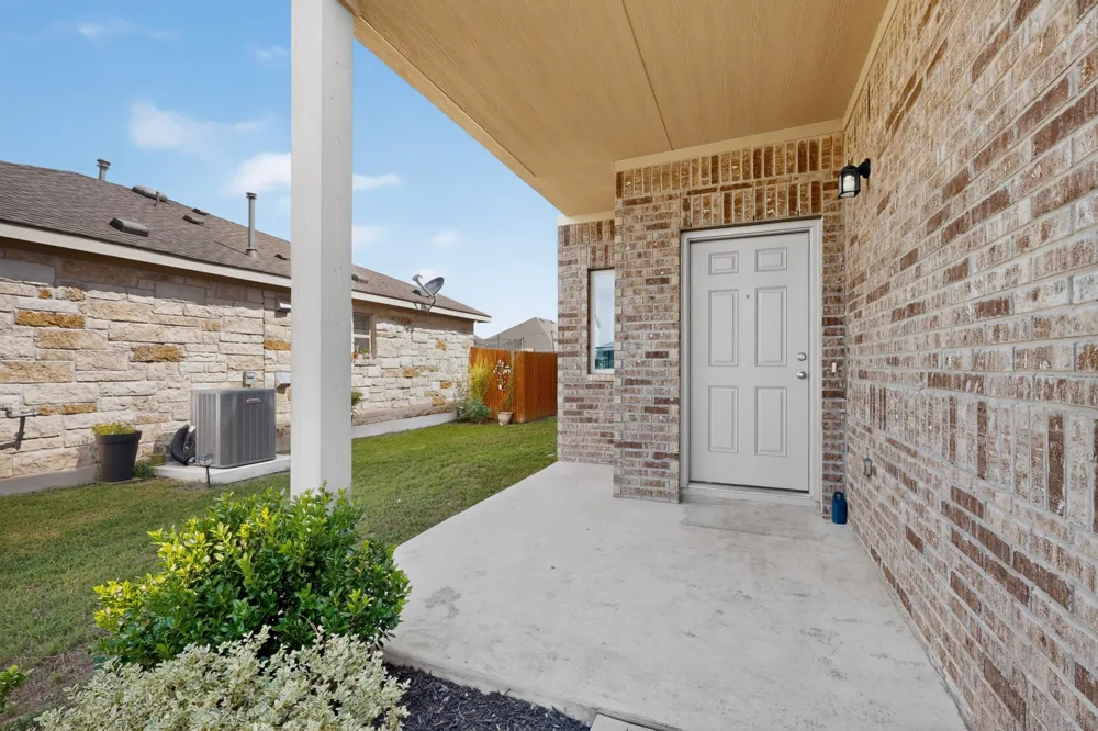 12432 Ostrich Trail Manor, TX 78653
