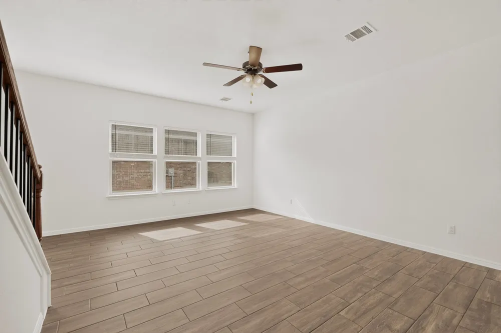 12432 Ostrich Trail Manor, TX 78653
