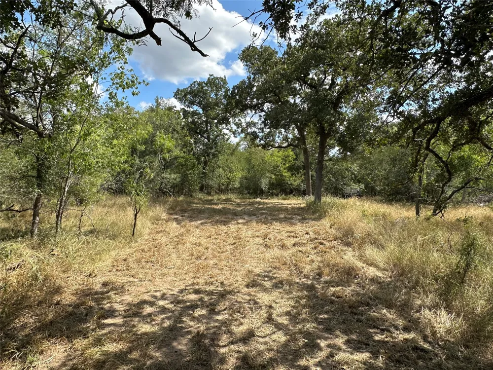 590 Coastal Lane Luling, TX 78648