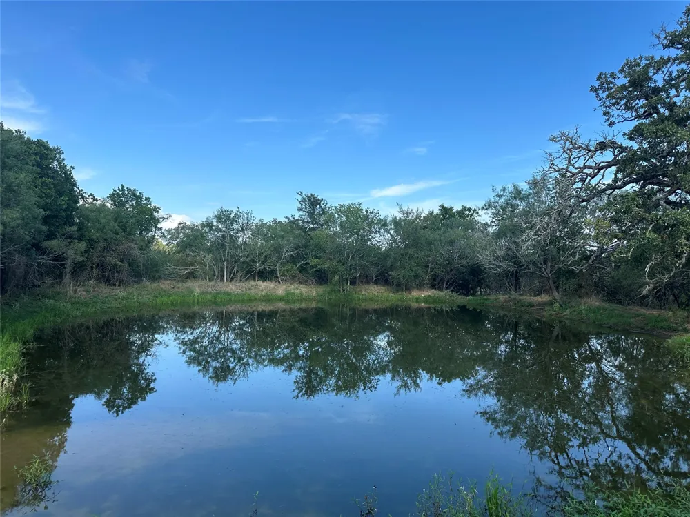 590 Coastal Lane Luling, TX 78648