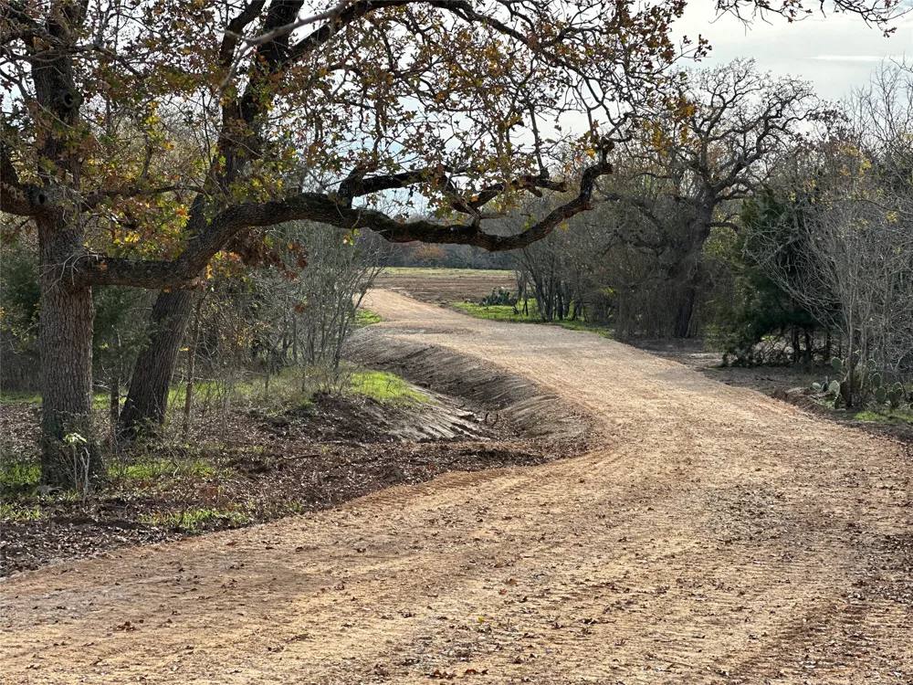590 Coastal Lane Luling, TX 78648