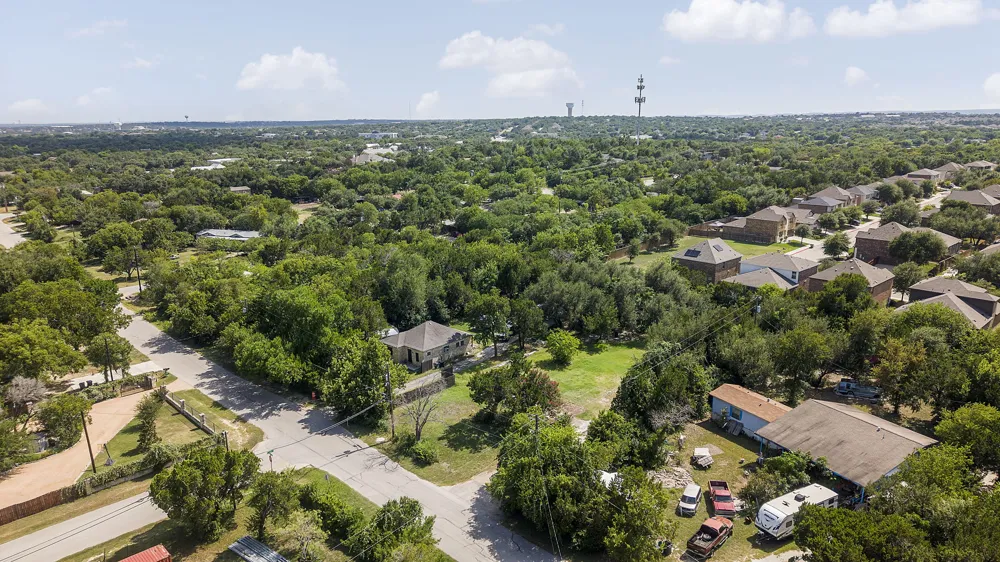 1305 High Chaparral Drive Leander, TX 78641