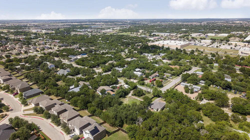 1305 High Chaparral Drive Leander, TX 78641