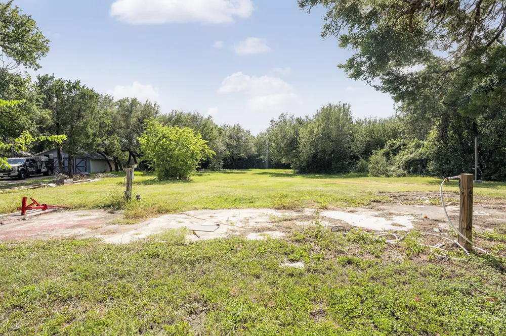 1305 High Chaparral Drive Leander, TX 78641