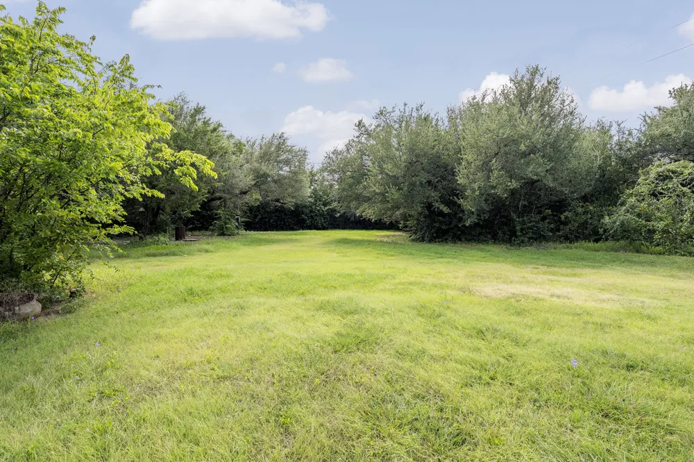 1305 High Chaparral Drive Leander, TX 78641