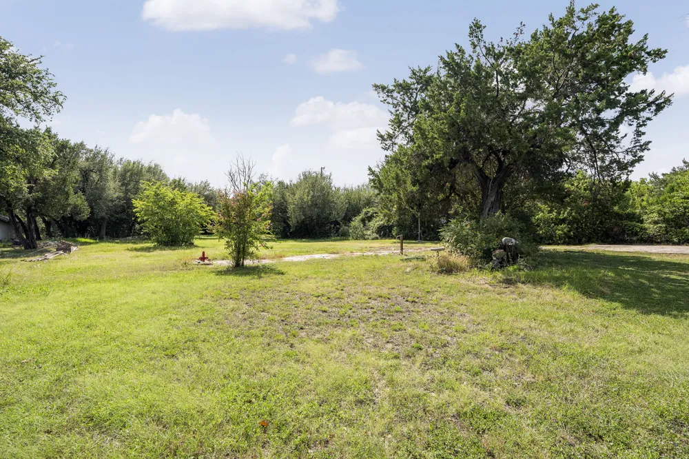 1305 High Chaparral Drive Leander, TX 78641