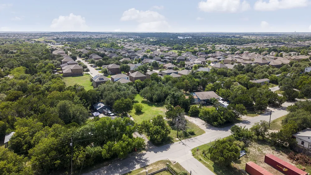 1305 High Chaparral Drive Leander, TX 78641