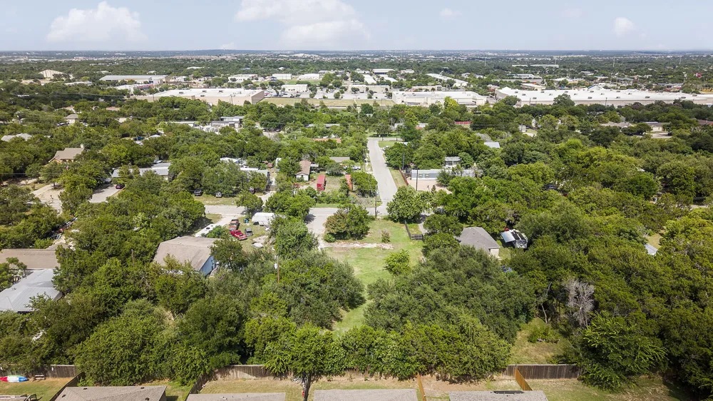 1305 High Chaparral Drive Leander, TX 78641
