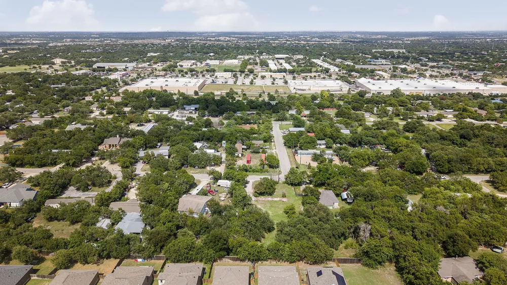 1305 High Chaparral Drive Leander, TX 78641