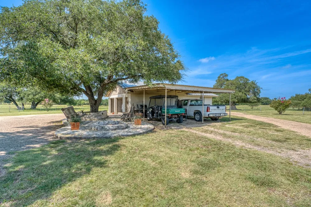 1498 Elmer King Road Belton, TX 76513