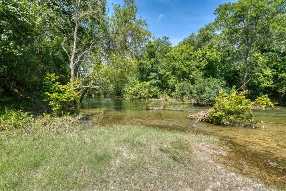 1498 Elmer King Road Belton, TX 76513