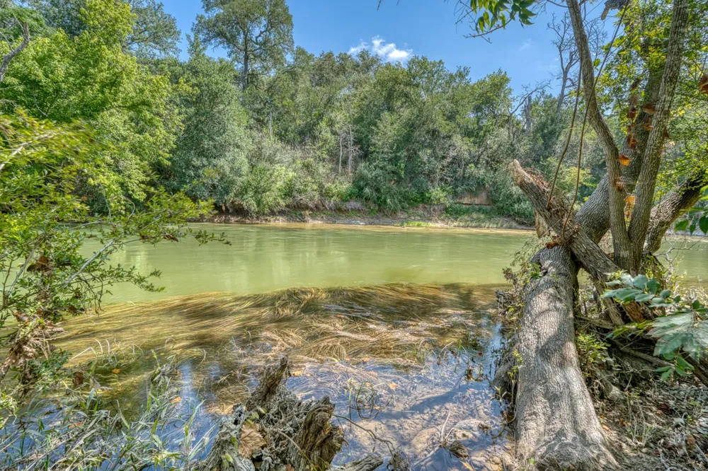 1498 Elmer King Road Belton, TX 76513