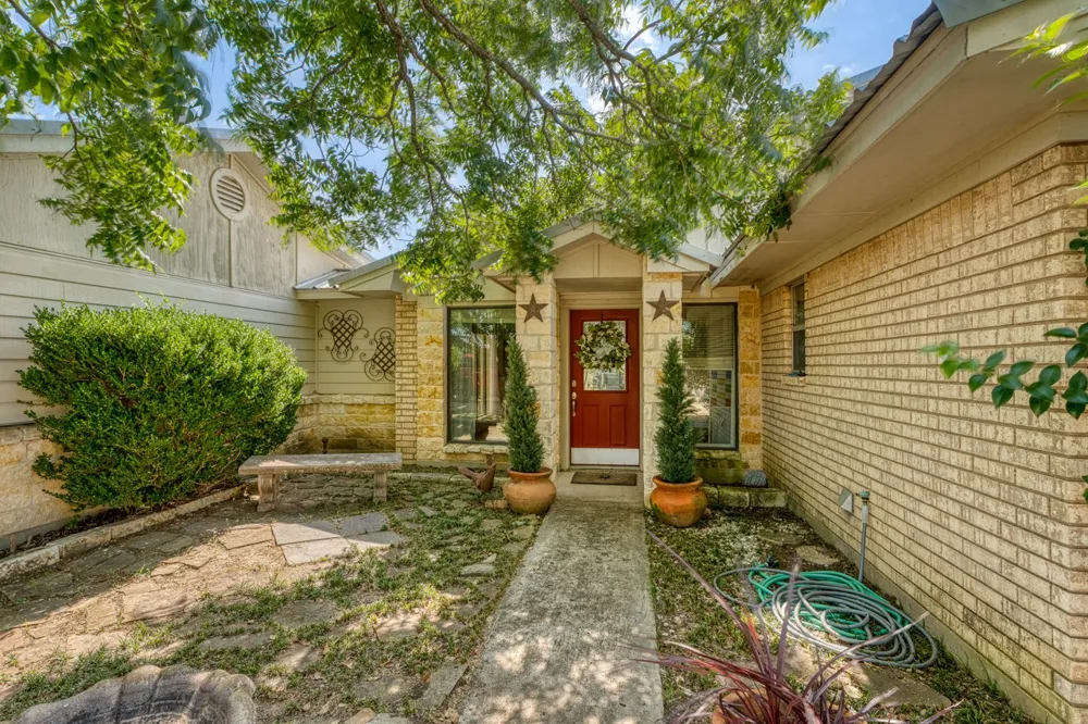 1498 Elmer King Road Belton, TX 76513