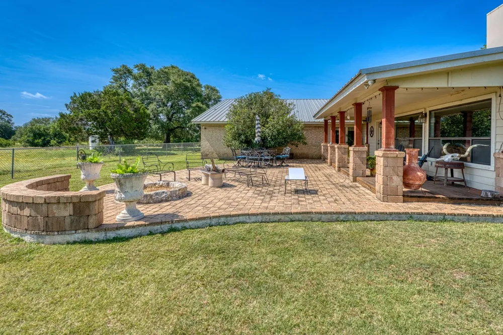 1498 Elmer King Road Belton, TX 76513