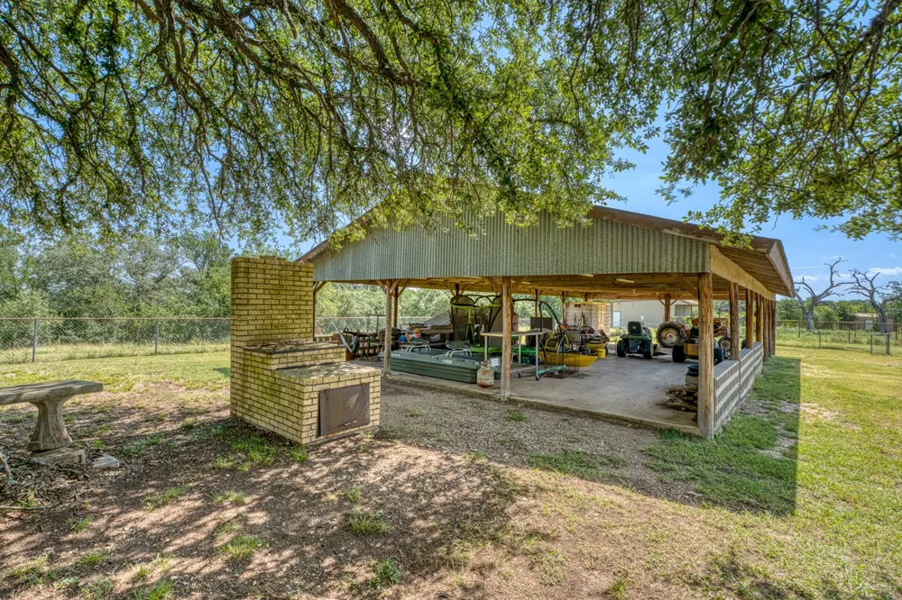 1498 Elmer King Road Belton, TX 76513