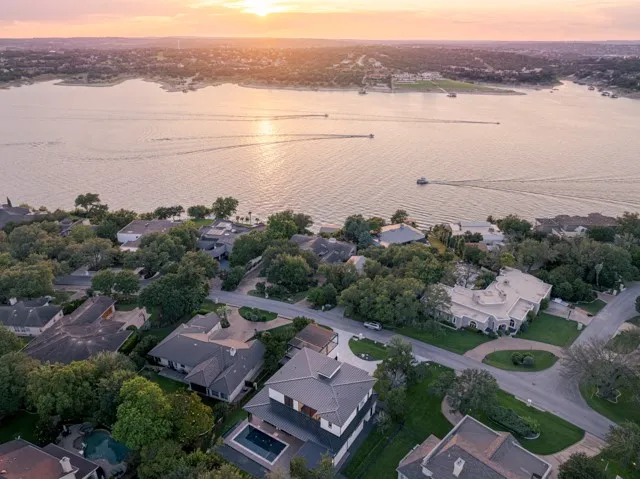 614 Robin Dale Drive Lakeway, TX 78734