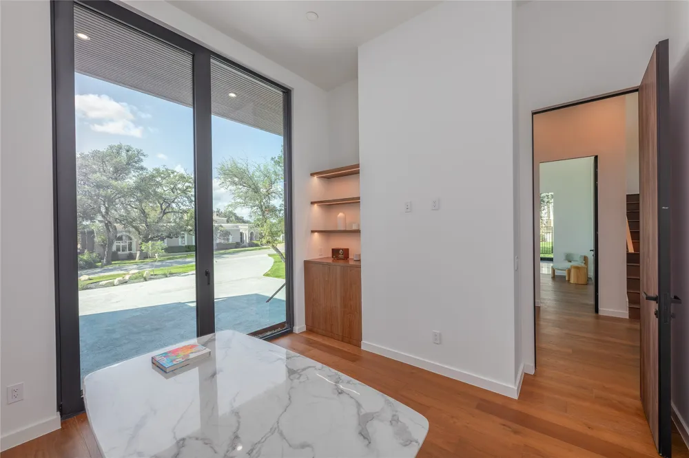 614 Robin Dale Drive Lakeway, TX 78734