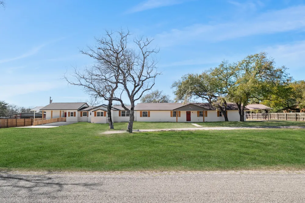 113 Crestline Drive Pleasanton, TX 78064