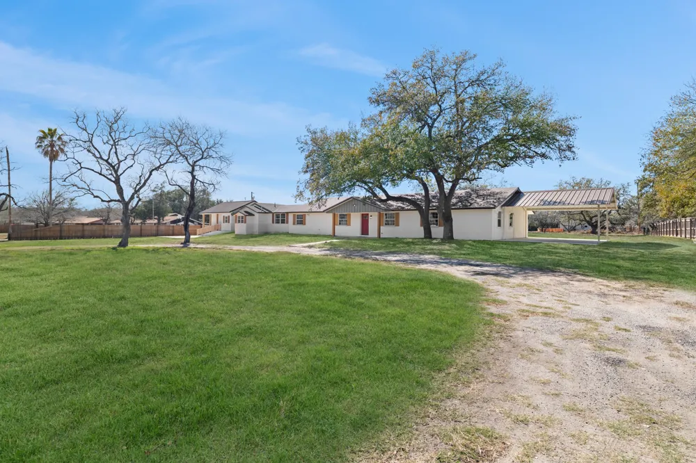113 Crestline Drive Pleasanton, TX 78064
