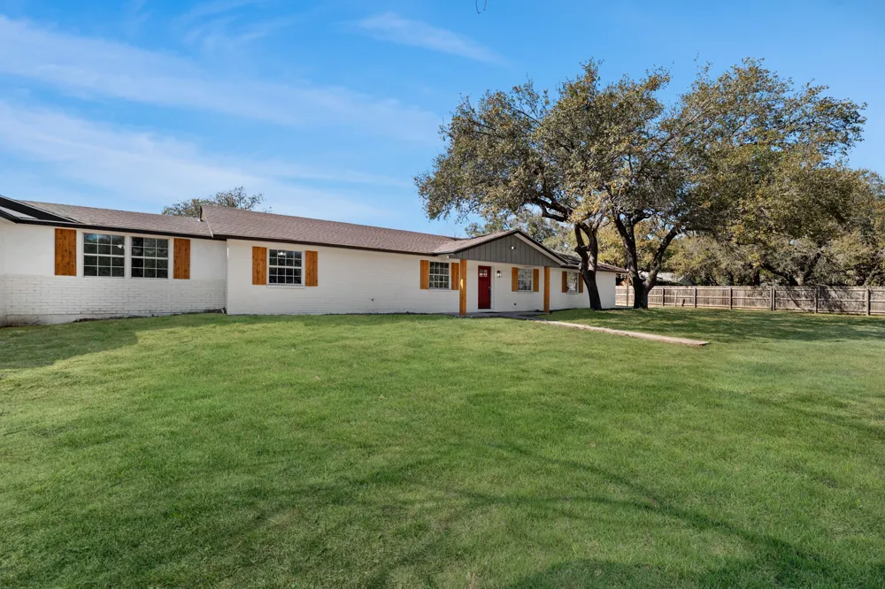 113 Crestline Drive Pleasanton, TX 78064