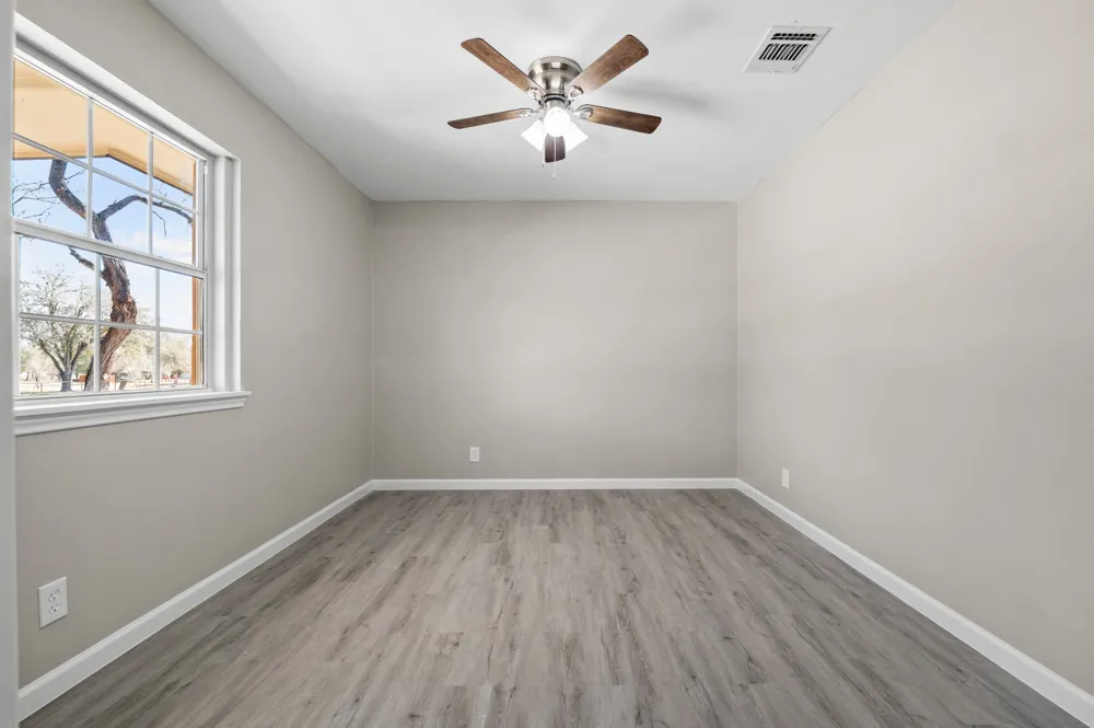 113 Crestline Drive Pleasanton, TX 78064