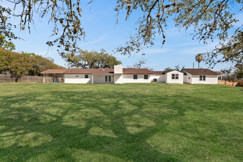 113 Crestline Drive Pleasanton, TX 78064