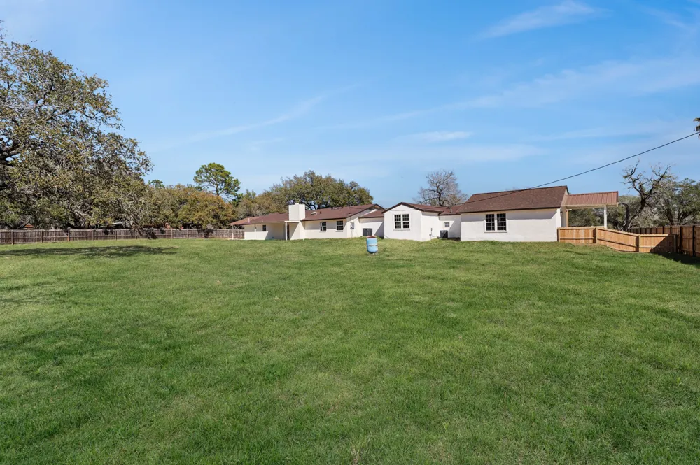 113 Crestline Drive Pleasanton, TX 78064
