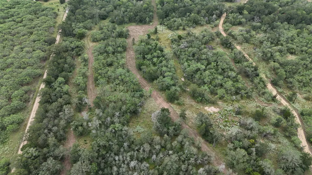 650 Coastal Lane Luling, TX 78648
