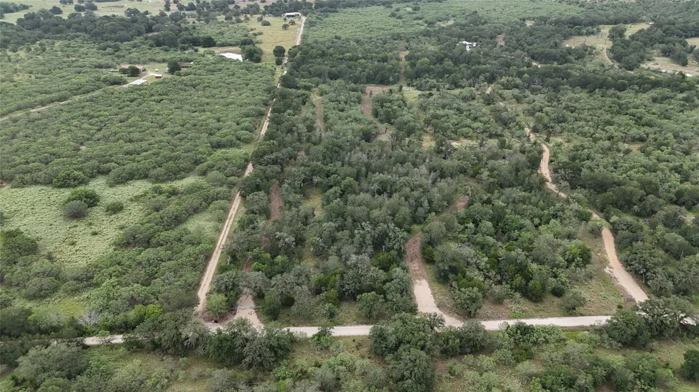 650 Coastal Lane Luling, TX 78648