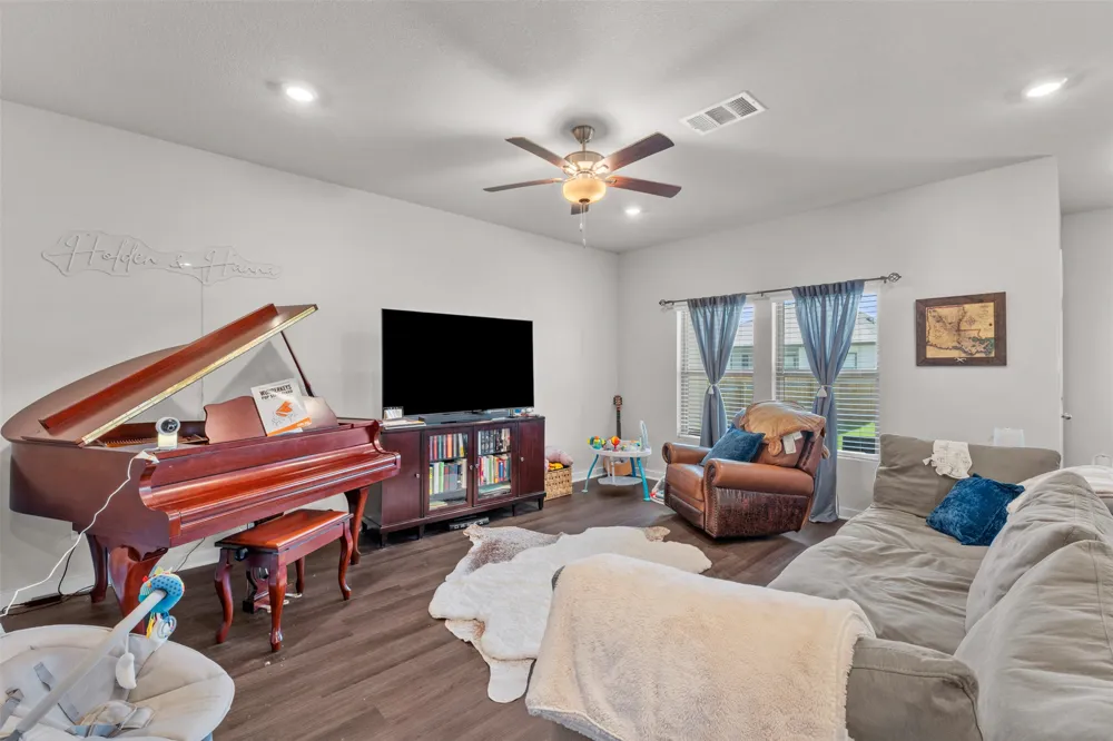 236 Lazy Lizzy Road Jarrell, TX 76537