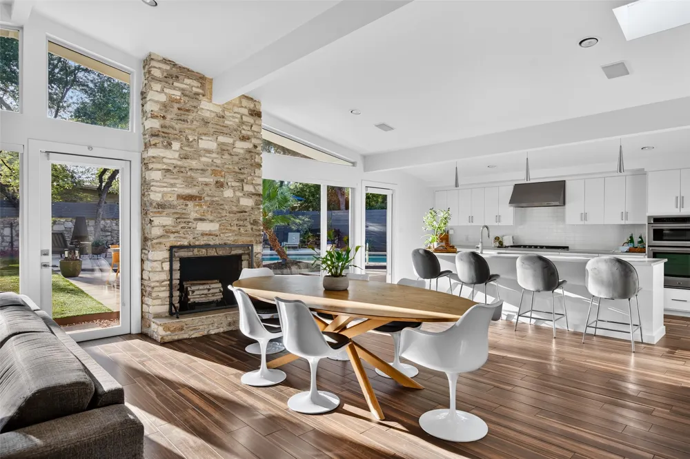 412 Ridgewood Road West Lake Hills, TX 78746