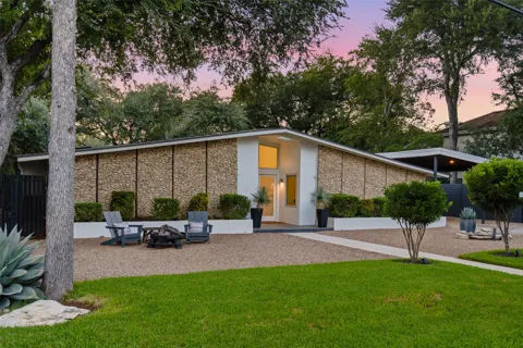 412 Ridgewood Road