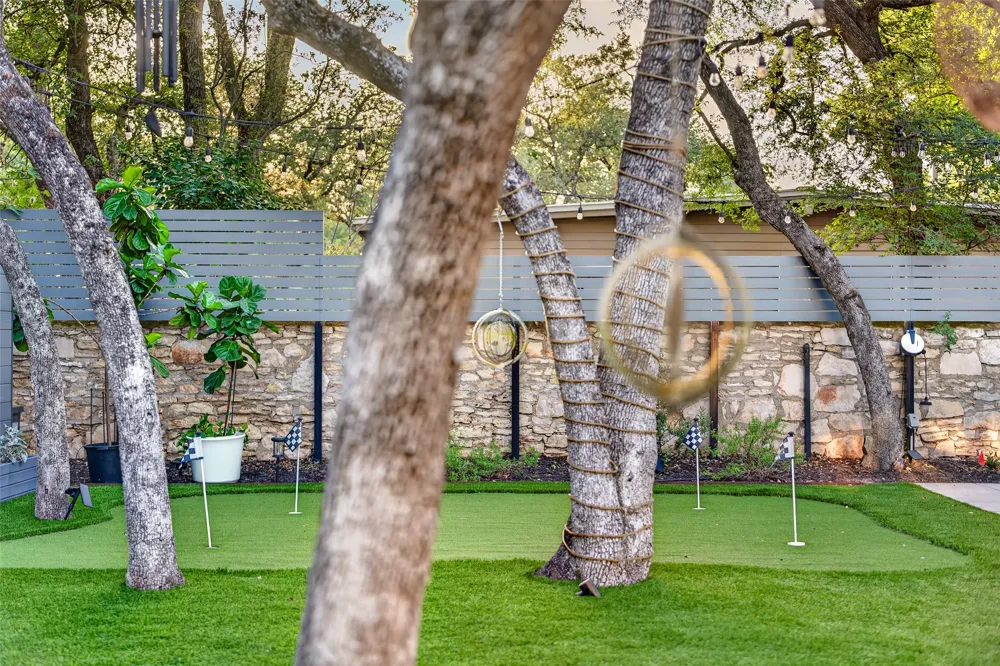 412 Ridgewood Road West Lake Hills, TX 78746