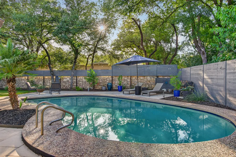 412 Ridgewood Road West Lake Hills, TX 78746