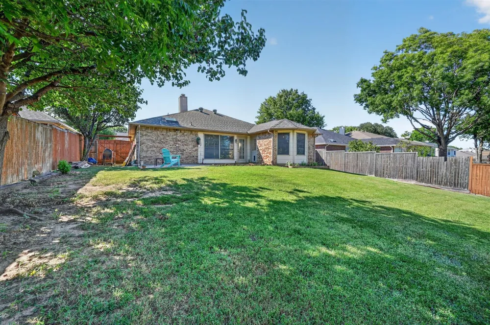 2103 Meadowview Drive Corinth, TX 76210
